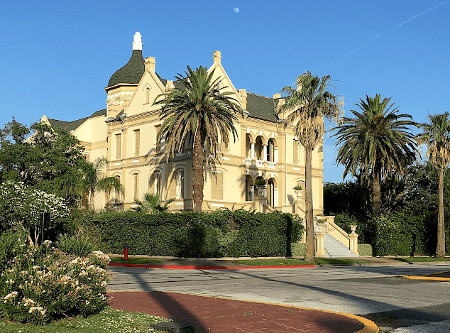 A historical mansion in Galveston, TX